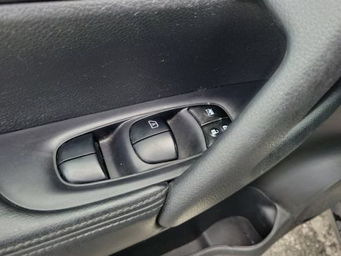 Used 2015 Nissan Rogue SV w/ SV Premium Package AWD/4WD image 17
