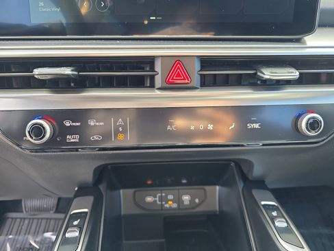 New 2026 Kia Sorento S w/ S Panoramic Sunroof Package image 23