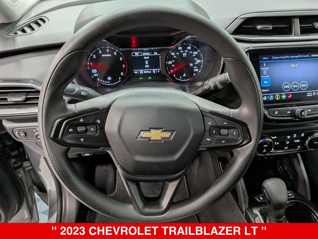 Used 2023 Chevrolet TrailBlazer LT w/ Convenience Package AWD/4WD image 16