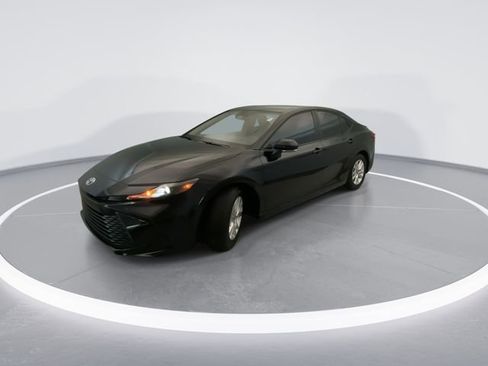 Used 2025 Toyota Camry LE w/ Convenience Package FWD image 2