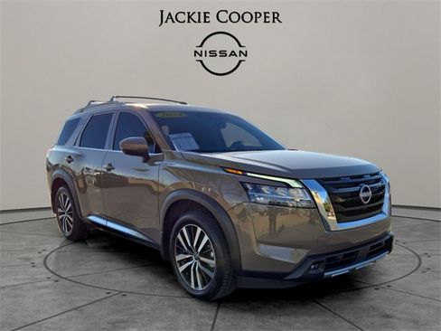 Certified 2024 Nissan Pathfinder Platinum w/ Cargo Package image 7