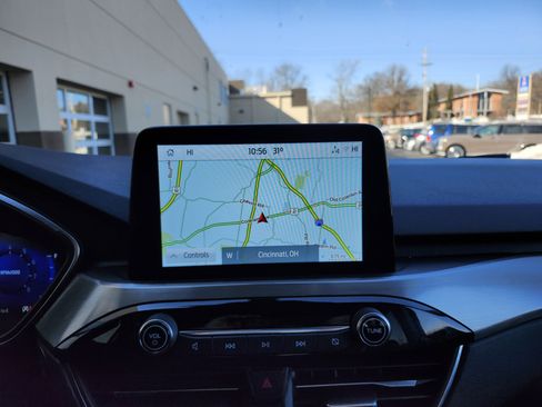 Used 2022 Ford Escape Titanium w/ Class II Trailer Tow Package image 5