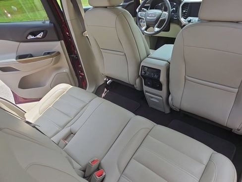Used 2018 GMC Acadia Denali w/ Technology Package FWD image 12
