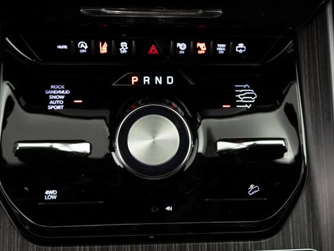 Used 2023 Jeep Wagoneer Series III w/ Convenience Group I image 27