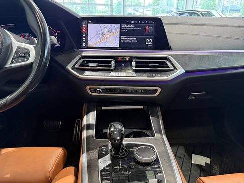Used 2022 BMW X5 xDrive40i w/ M Sport Package AWD/4WD image 11