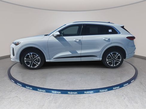 Certified 2025 Audi Q5 Premium w/ Convenience Package AWD/4WD image 8