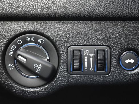 Used 2022 Chrysler 300 Touring L image 18