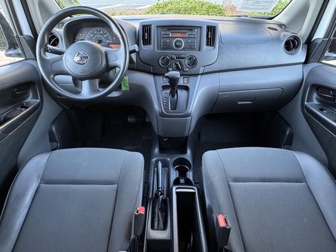 Used 2016 Nissan NV200 S w/ Back Door Glass Package image 11