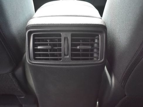 Used 2018 Nissan Rogue SV w/ Premium Package AWD/4WD image 34
