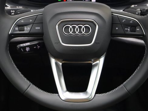Used 2025 Audi Q7 3.0T Prestige image 17