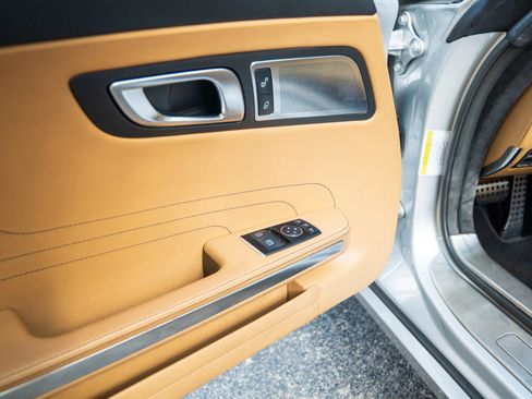 Used 2012 Mercedes-Benz SLS AMG Roadster image 26