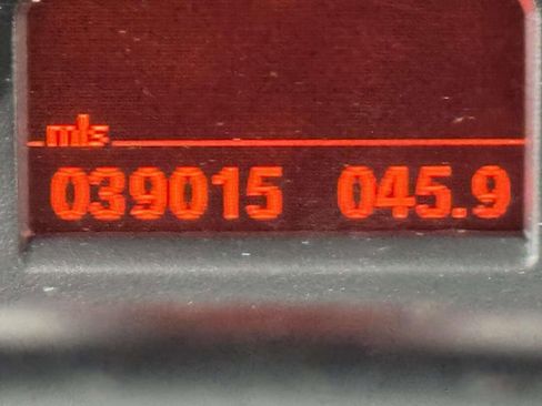 Used 2010 BMW 335i Convertible image 2