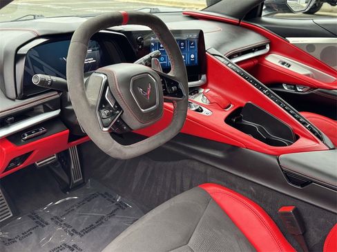 Used 2024 Chevrolet Corvette Stingray Premium Cpe w/ Z51 Performance Package image 17