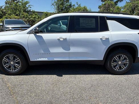 New 2026 Chevrolet Traverse LT FWD image 8