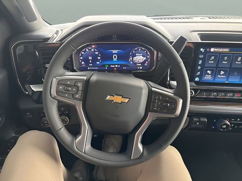 New 2025 Chevrolet Silverado 1500 LT AWD/4WD image 9