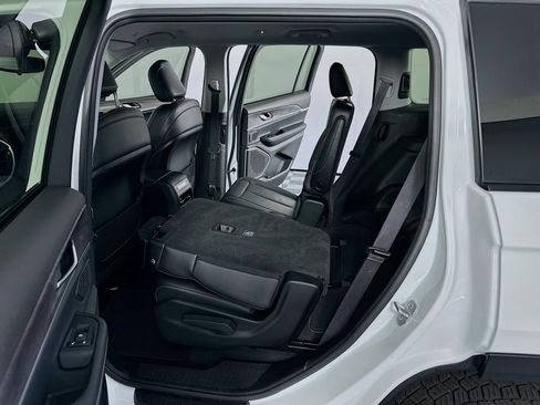 Used 2022 Jeep Grand Cherokee L Limited image 32