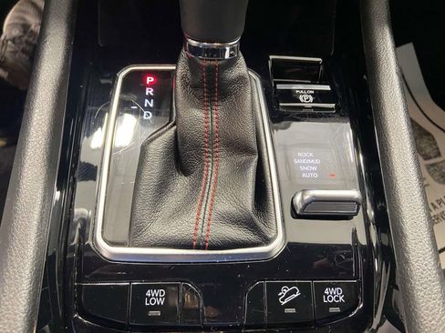 Used 2023 Jeep Compass Trailhawk image 16