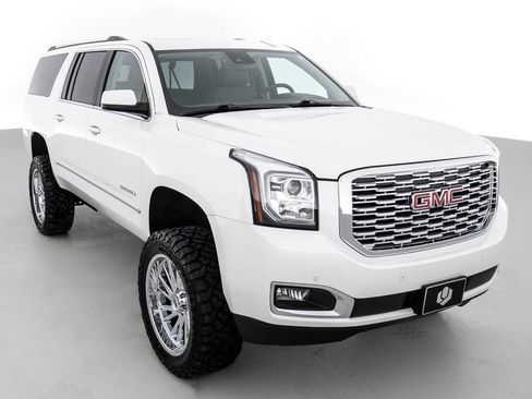 Used 2020 GMC Yukon XL Denali w/ Open Road Package AWD/4WD image 1