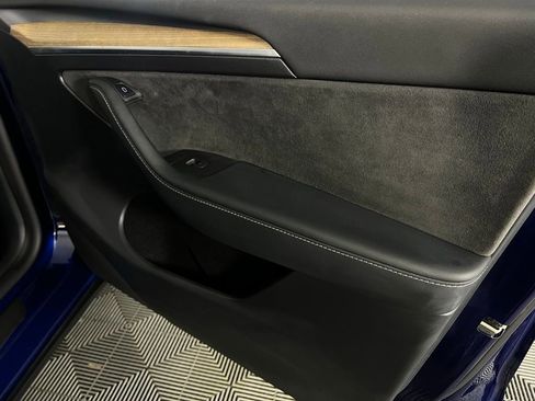 Used 2023 Tesla Model Y Long Range image 32