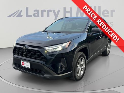 Certified 2025 Toyota RAV4 LE AWD/4WD image 1