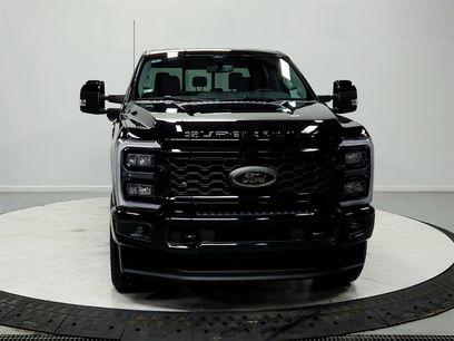 New 2026 Ford F250 Lariat w/ Black Appearance Package
