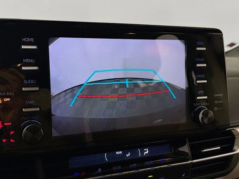Certified 2024 Toyota Sienna XLE FWD image 17
