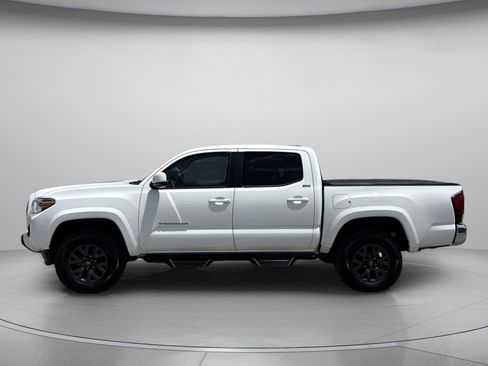 Used 2023 Toyota Tacoma SR5 RWD image 5