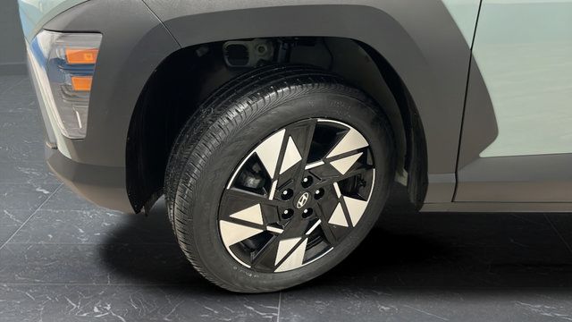 Used 2025 Hyundai Kona SEL AWD/4WD image 32