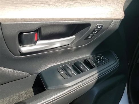 Used 2024 Toyota Grand Highlander Limited image 12