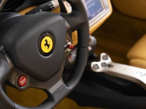 Used 2011 Ferrari California image 42