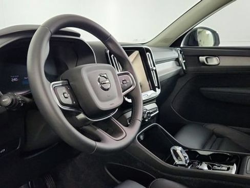 Certified 2026 Volvo XC40 B5 Plus w/ Climate Package AWD/4WD image 12