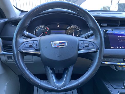 Used 2021 Cadillac XT4 Luxury image 18