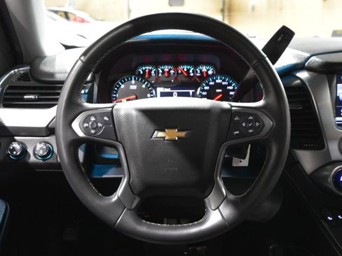 Used 2015 Chevrolet Suburban LT image 22