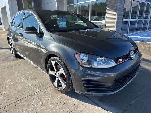 Used 2017 Volkswagen GTI S image 10