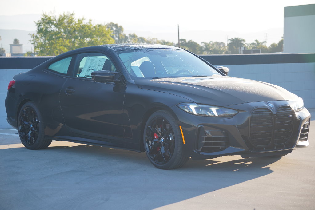 Used 2026 BMW M440i Coupe w/ Premium Package RWD image 3