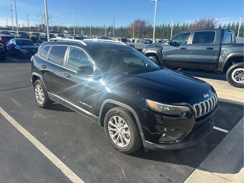 Used 2019 Jeep Cherokee Latitude w/ Popular Appearance Group image 40