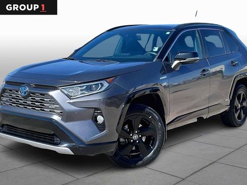 Used 2021 Toyota RAV4 XSE image 1