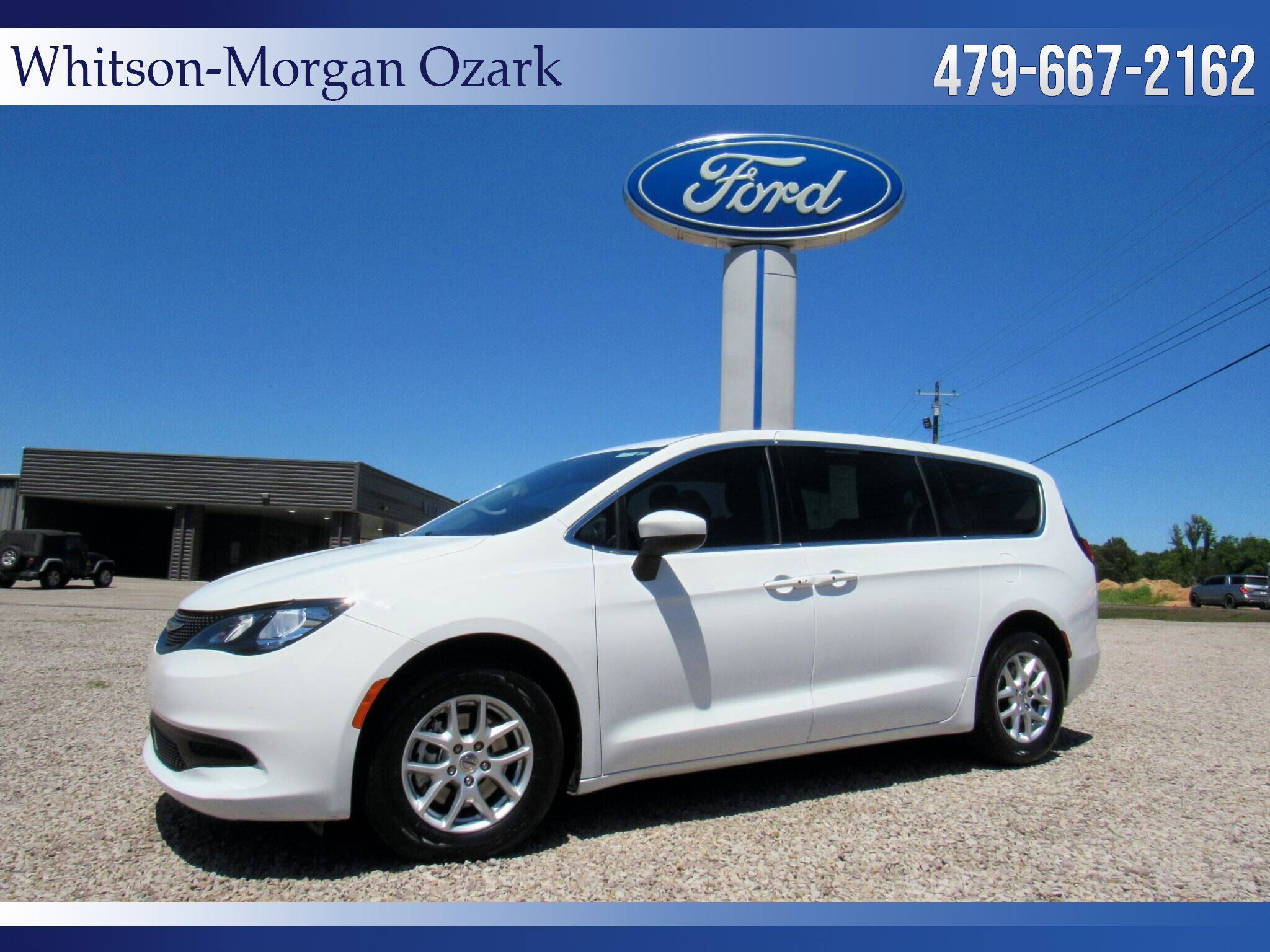 Used 2022 Chrysler Voyager LX FWD image 1