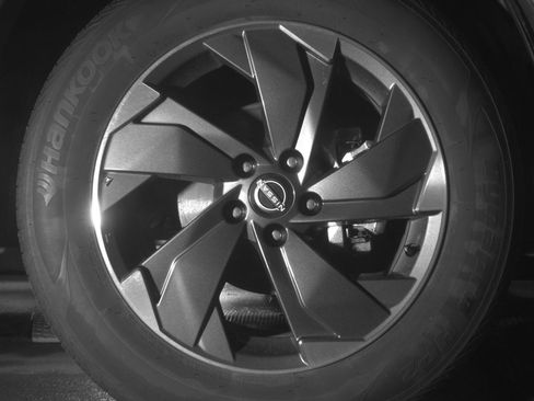 Used 2025 Nissan Rogue SV image 13