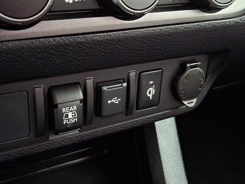 Used 2021 Toyota Tacoma TRD Sport AWD/4WD image 23