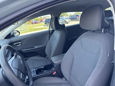 Used 2025 Kia K4 FWD image 11