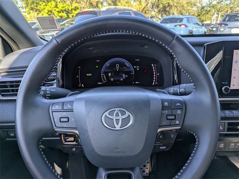 Used 2025 Toyota Camry SE image 24