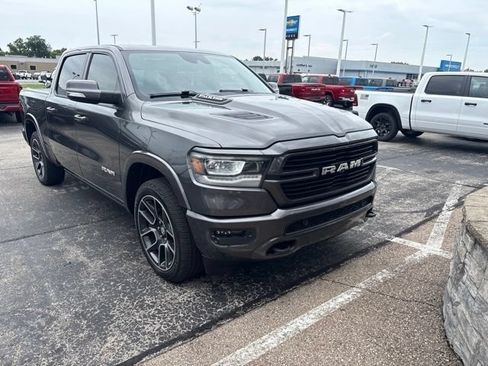 Used 2019 RAM 1500 Laramie AWD/4WD image 3