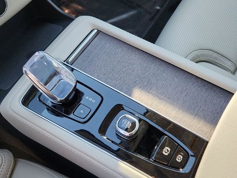 New 2026 Volvo XC90 T8 Ultra w/ Lounge Package image 10