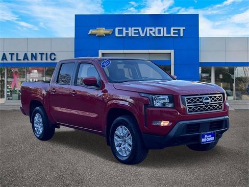 Used 2022 Nissan Frontier SV image 2