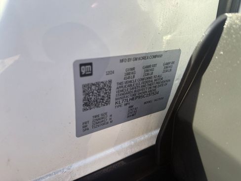 Used 2025 Chevrolet Trax LT image 25