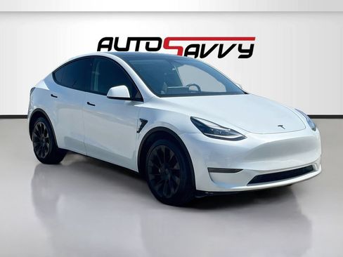 Used 2023 Tesla Model Y Long Range AWD/4WD image 2