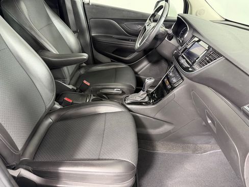 Used 2022 Buick Encore Preferred w/ Safety Package FWD image 22