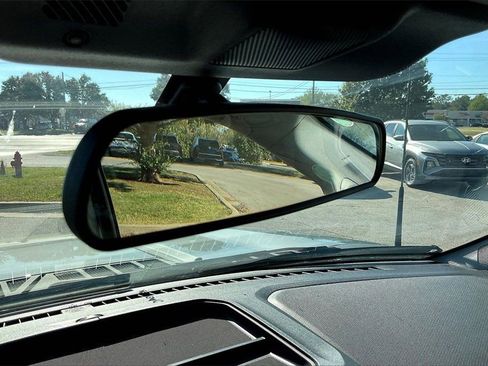 Used 2023 Ford F150 XLT image 25