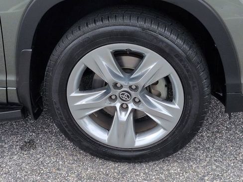 Used 2017 Toyota Highlander Limited AWD/4WD image 11